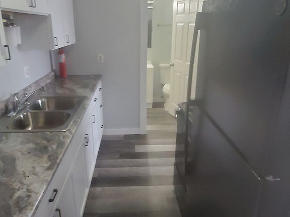 4th image of 919 Gould St APT 6