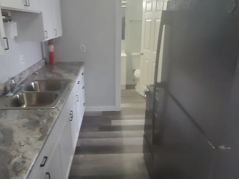 919 Gould St #6 — Photo 4