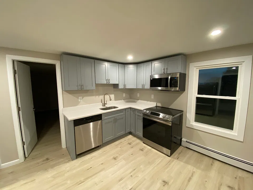 Eat-in Kitchen