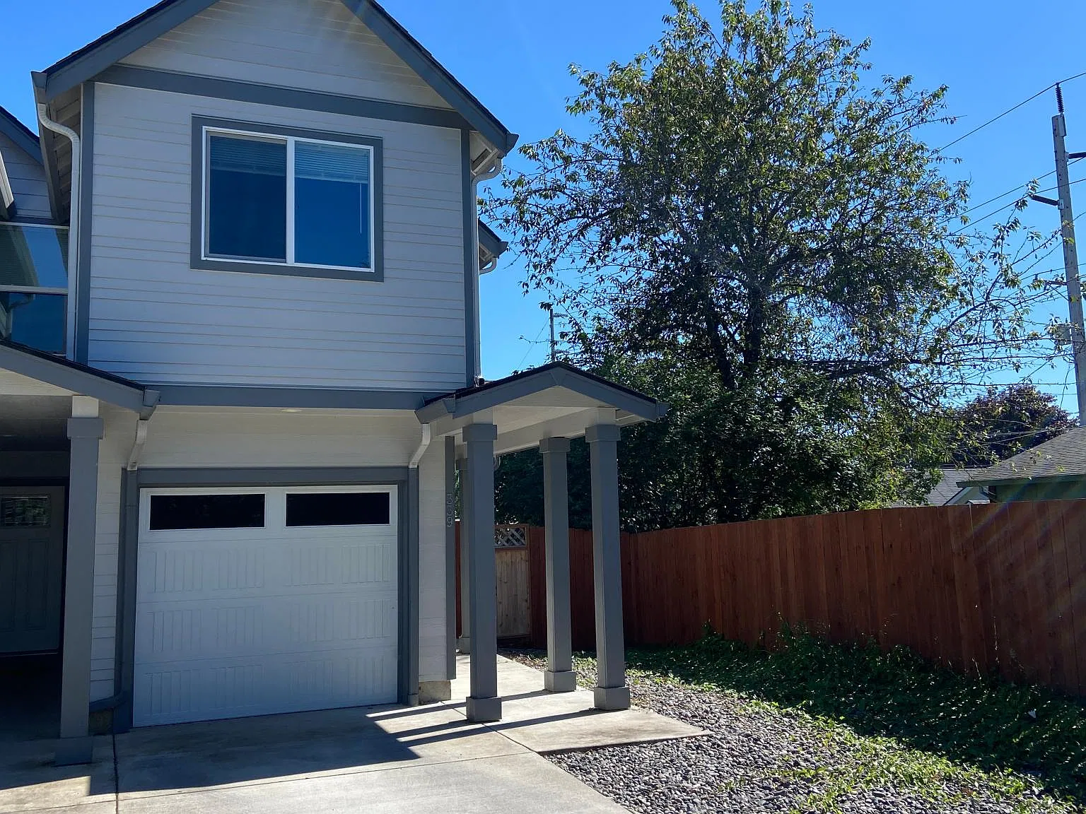 3 bed, 1211 sqft, $1,895 — Photo 2