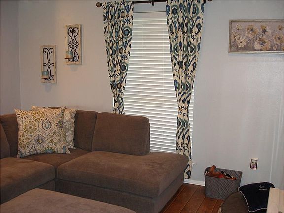 5th image of 2621 W Wentwood Dr