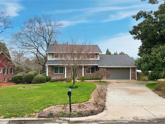 2nd image of 1582 Riverside Dr