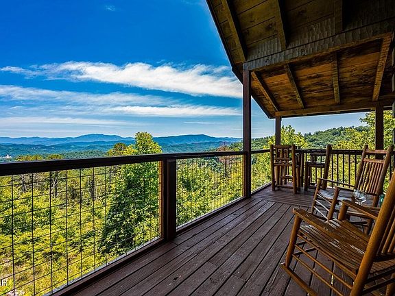 4th image of 2086 Bluff Mountain Rd