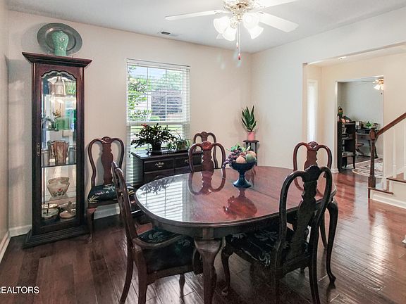 5th image of 966 Baylor Cir