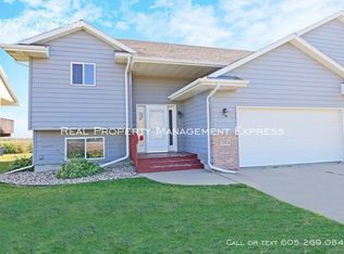 3701 W 93rd St, Sioux Falls, SD 57108