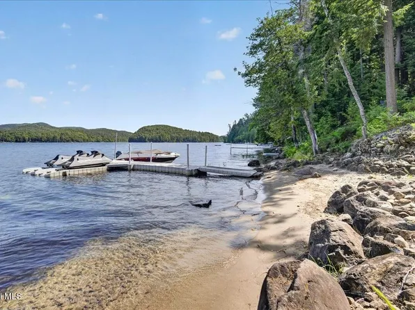 48 Whits End Way, Schroon Lake, NY 12870