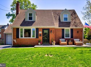 172 E Scenic Rd, Springfield, PA 19064