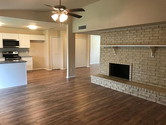 3rd image of 5017 Roberts Dr