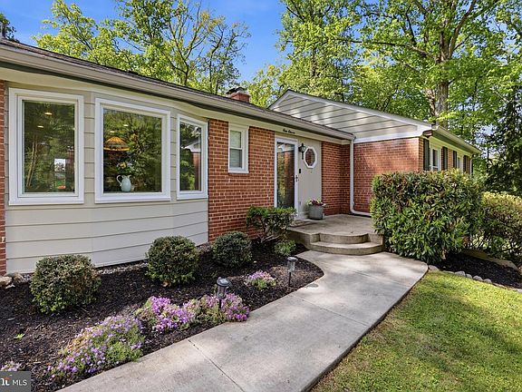 2nd image of 111 Lillian Ln