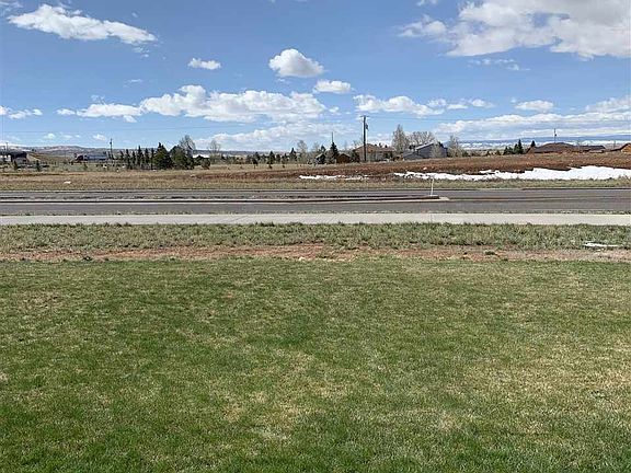 4th image of 4226 Crestridge St
