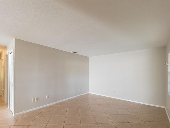 4th image of 3323 Netherwood Dr