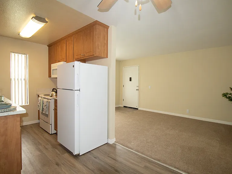 Gold Coast Apartments — Photo 40