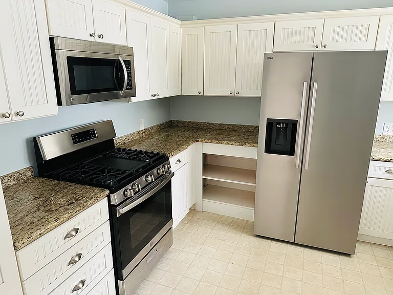7361 W Manchester Ave — Photo 7