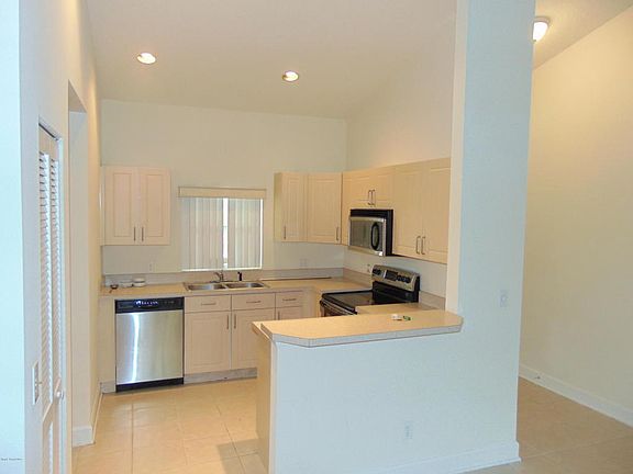4th image of 170 Portside Ave Unit 202