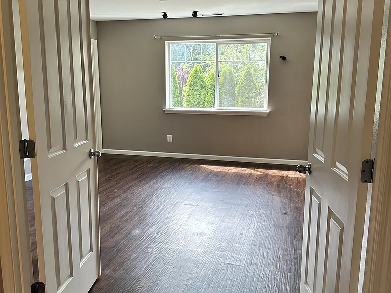 227 Pioneer Dr — Photo 12