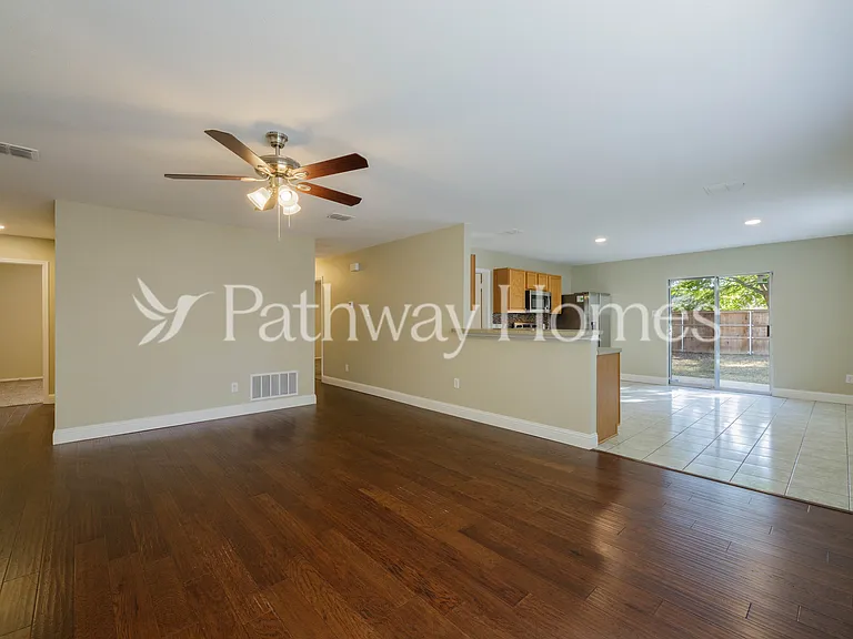 2628 Terrace Dr — Photo 5