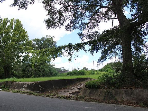 5th image of Dixon St