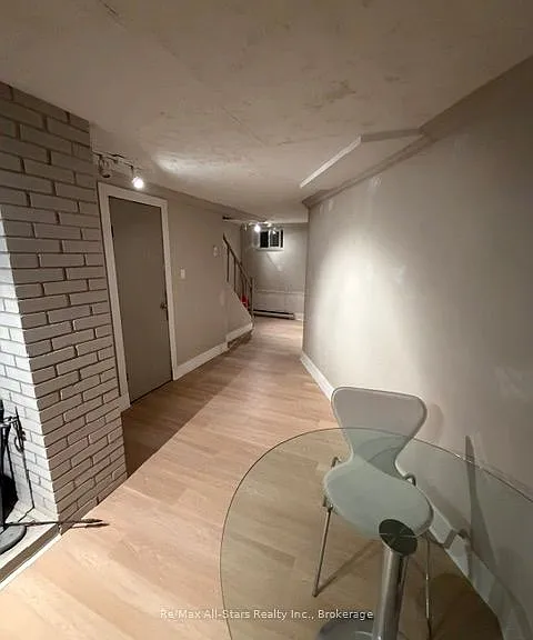 242 Francis St E — Photo 24