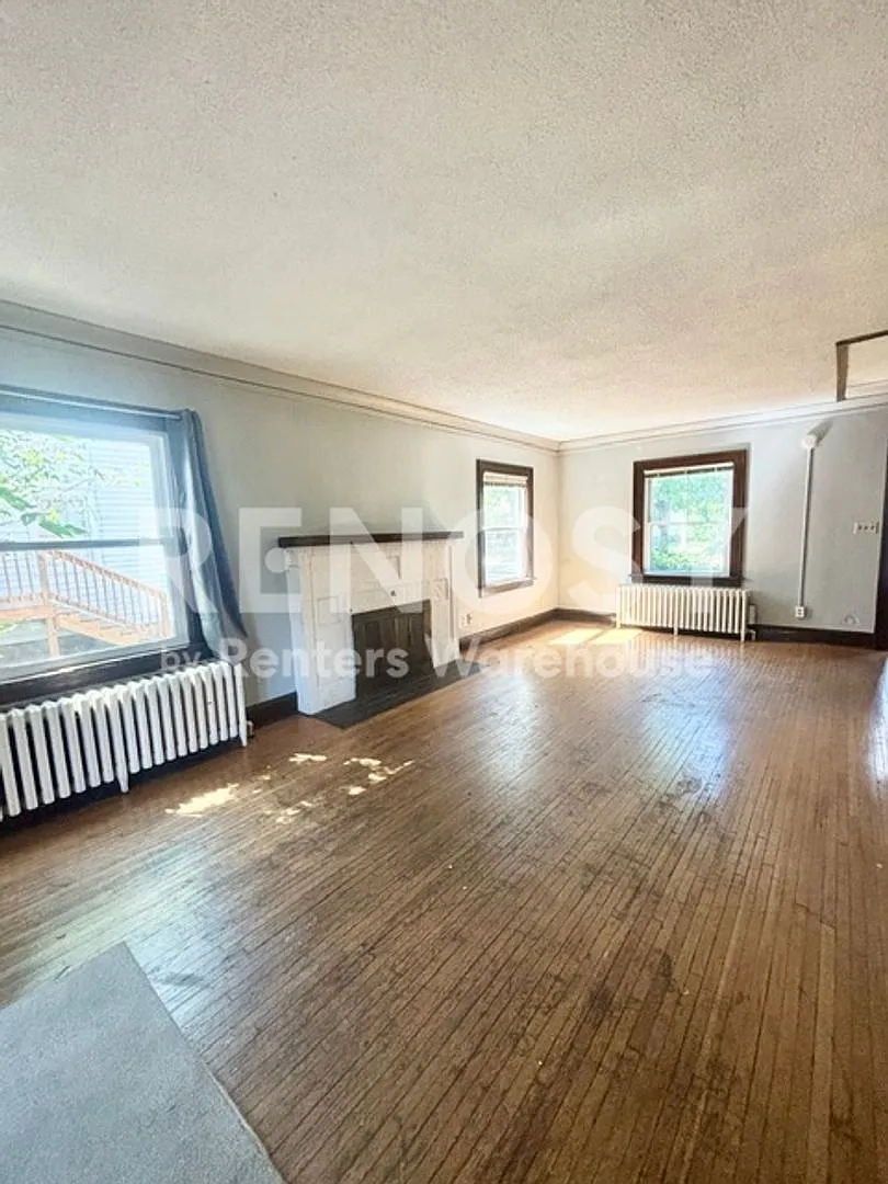 Available Now 4 Bedroom 2 Bath Single Family Home in St. Cloud — Photo 3