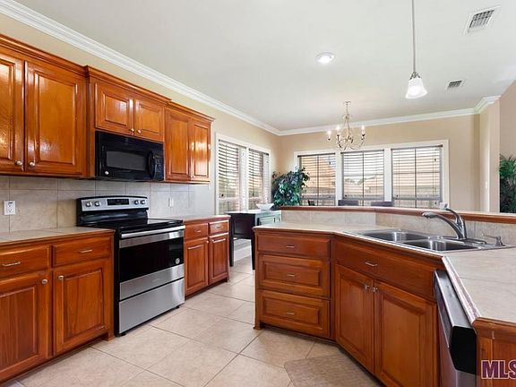 4th image of 4199 Honeysuckle Dr