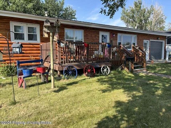 239 Carlson St, Dickinson, ND 58601