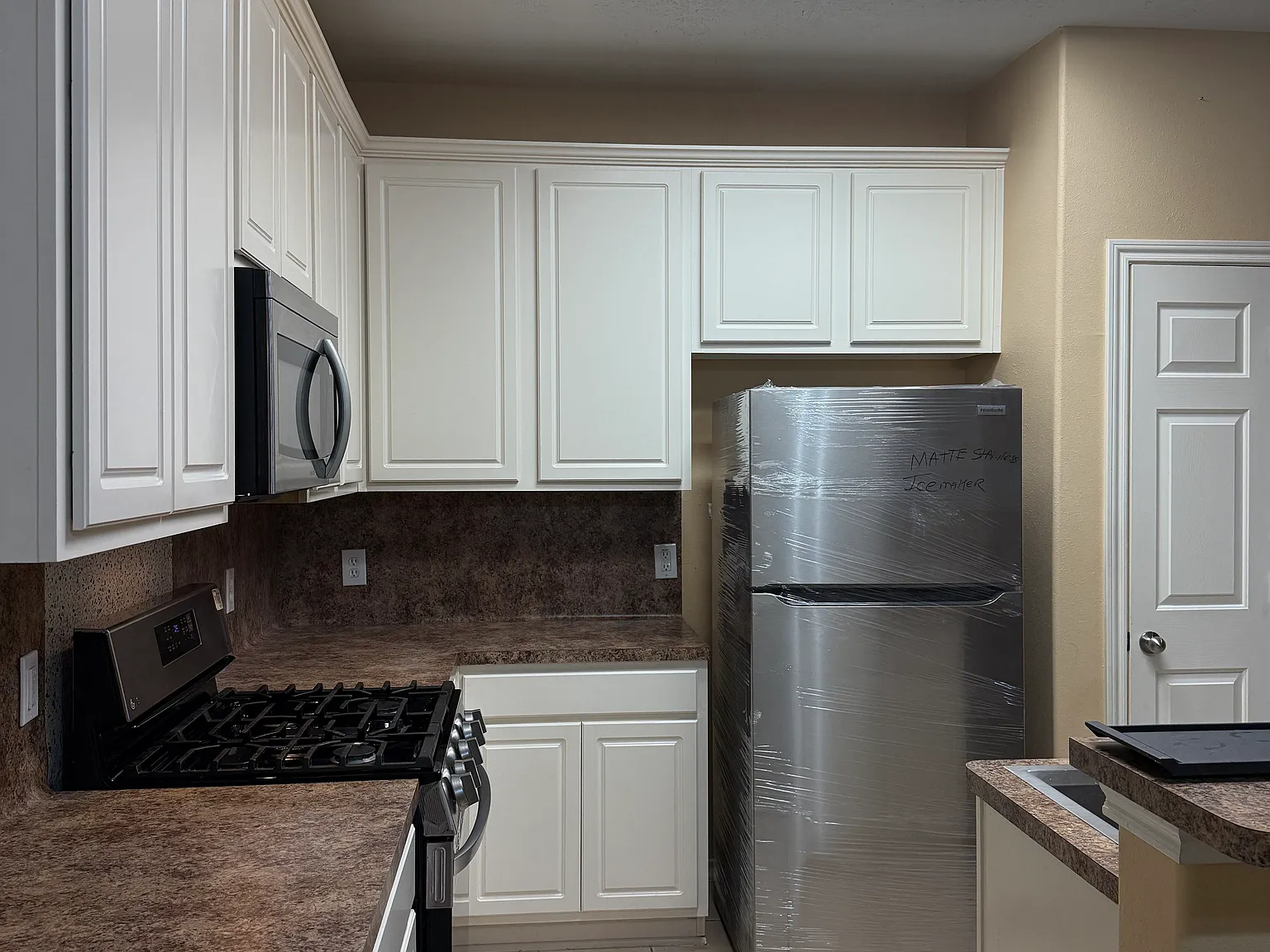 3 bed, 2.5 bath, 1504 sqft, $1,800 — Photo 4