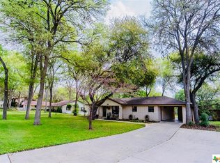 239 Twin Oak Rd, Seguin, TX 78155