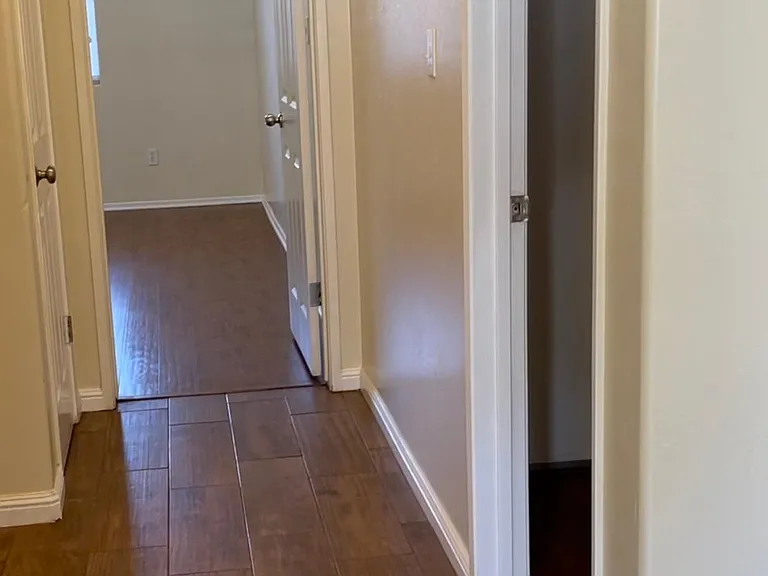 10511 Pinebrook Falls Dr — Photo 13