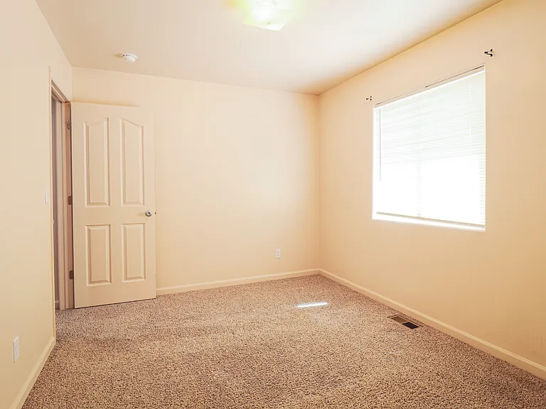 2589 E Cactus Rd #D — Photo 8