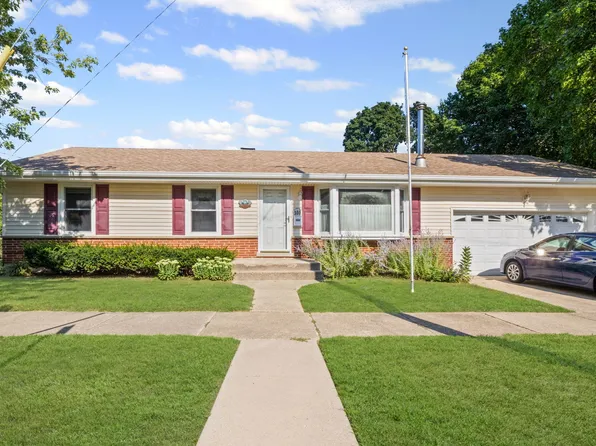 535 E Maple Ave, Mundelein, IL 60060