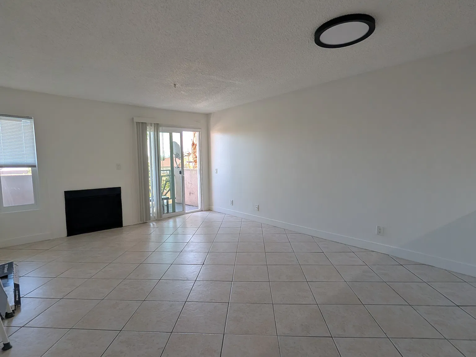 2 bed, 808 sqft, $2,800 — Photo 3