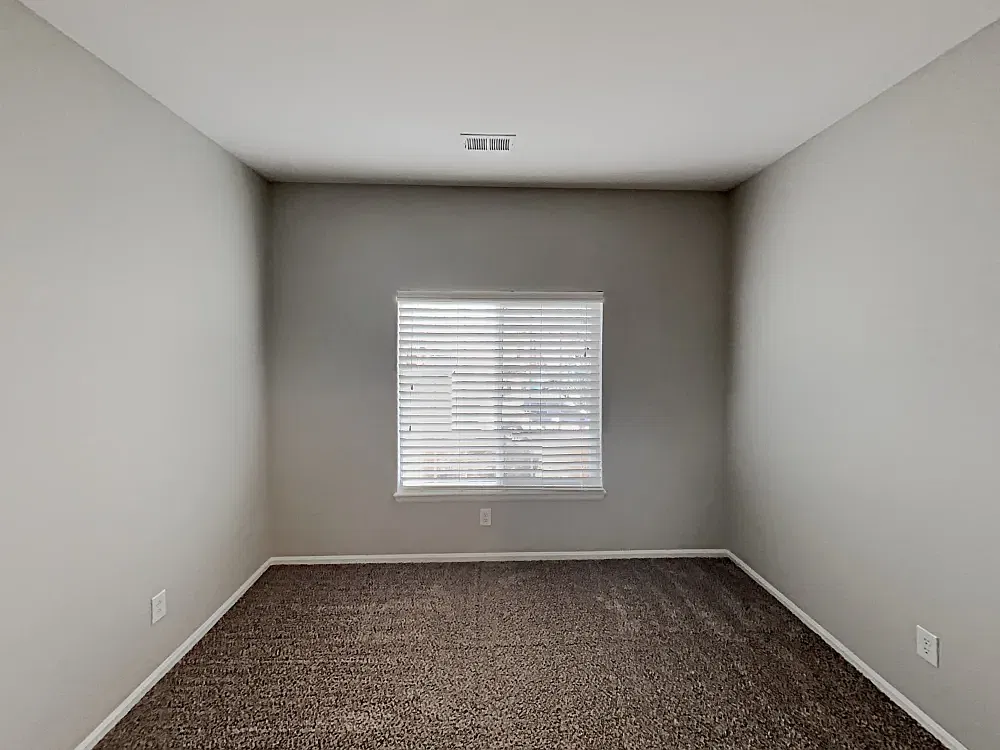 3 bed, 1203 sqft, $1,000,000 — Photo 4