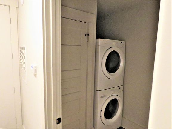 4th image of 519 E Capitol Ave APT 3C
