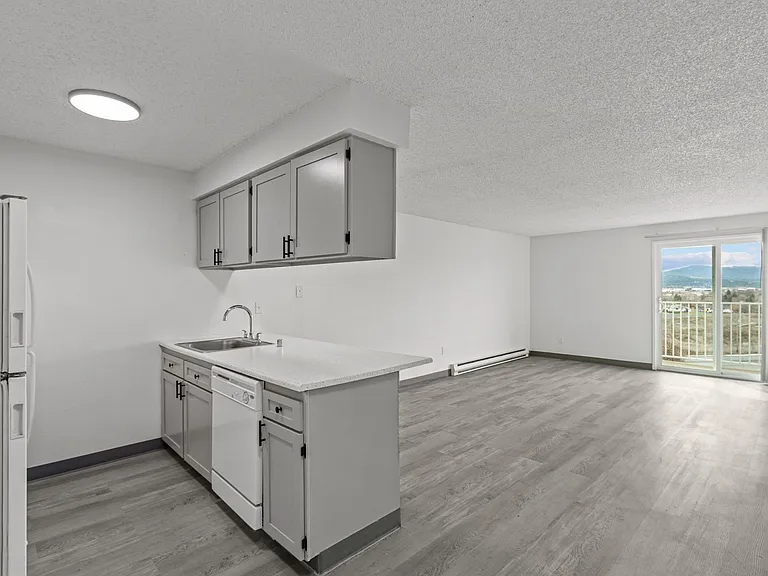 Cedar Green Apartments — Photo 26
