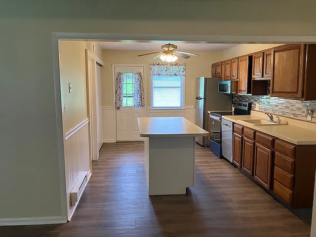 228 Evergreen Ct #32 — Photo 4