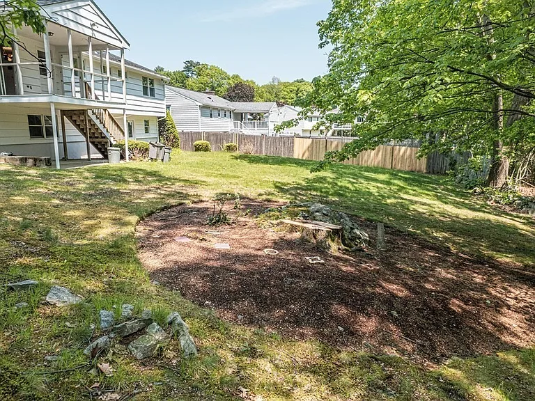 20 Fieldstone Dr — Photo 26