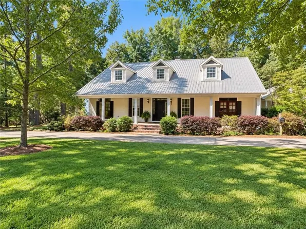 152 Wonder Ln, Pineville, LA 71360