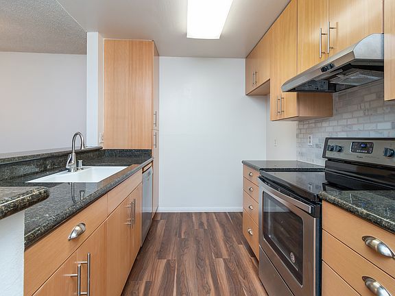 4th image of 4900 Overland Ave #247-1