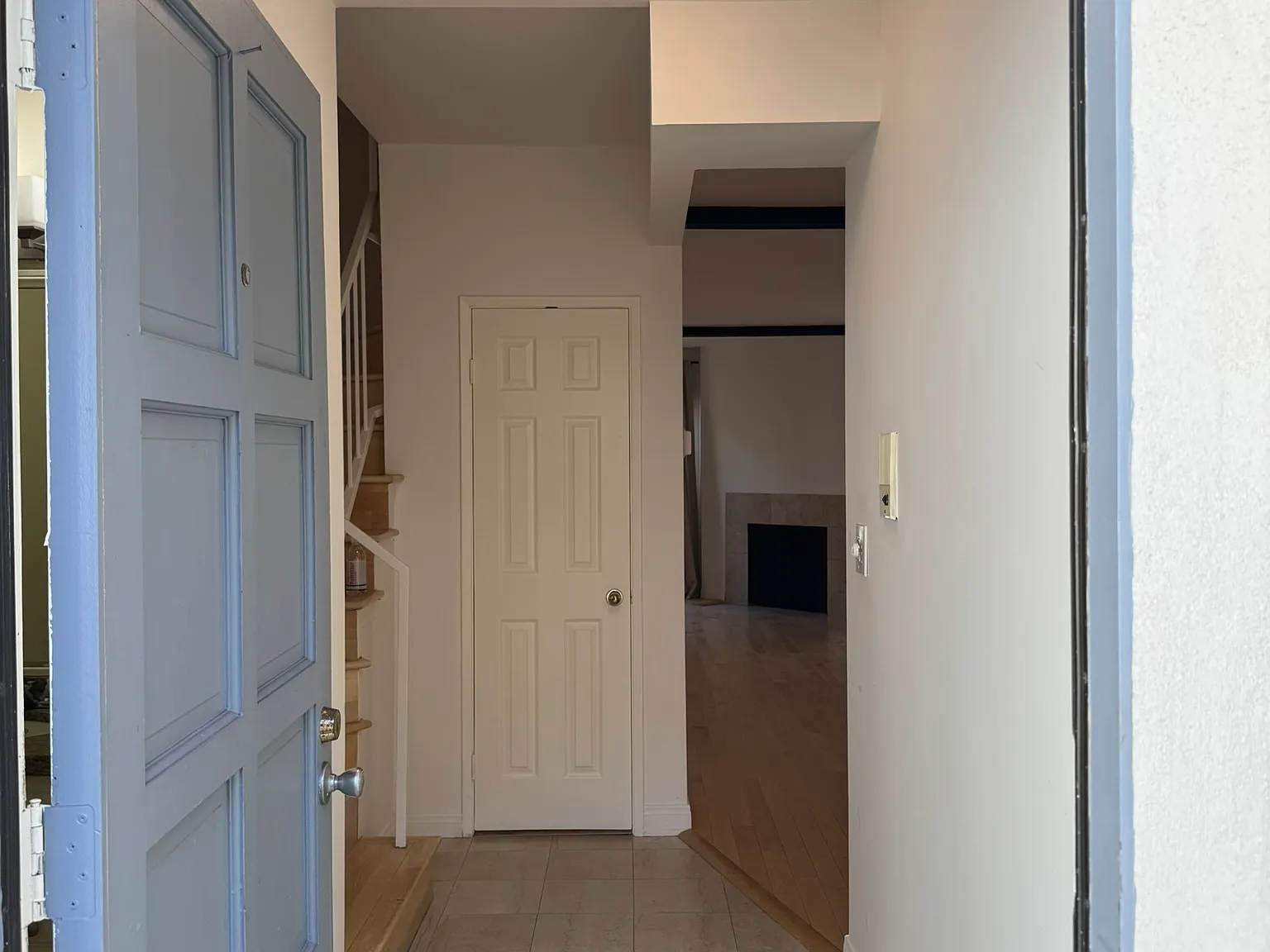 3 bed, 2.5 bath, 1714 sqft, $5,000 — Photo 2