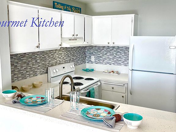 3rd image of 420 S Catalina Ave APT 303