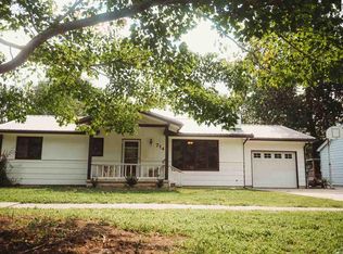 714 Spruce St, Halstead, KS 67056