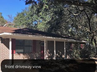 8 Buck Rd, Beaufort, SC 29907