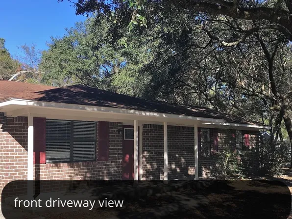 8 Buck Rd, Beaufort, SC 29907
