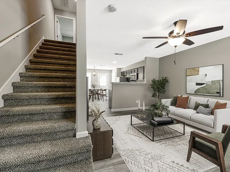 Center Pointe Townhomes — Photo 32