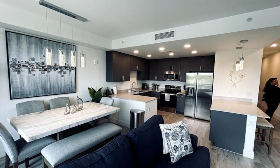 1st image of 1709 Tamiami Trl Unit 305
