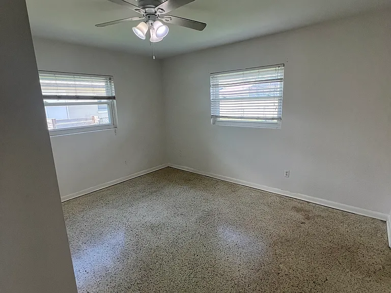 623 Vandenberg St — Photo 13