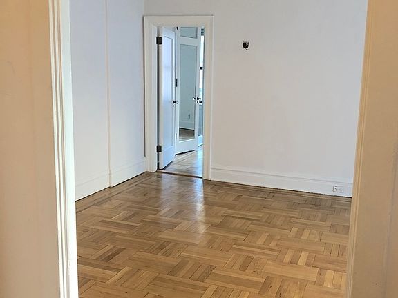 4th image of 267 W 70th St #4D