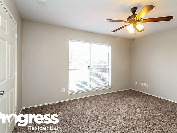 4th image of 310 Kirk Ln