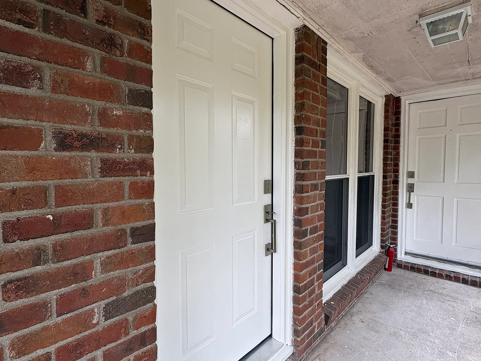 2 bed, 700 sqft, $2,000 — Photo 2