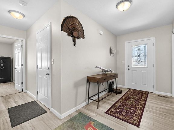 4th image of 3209 Kodiak St NW